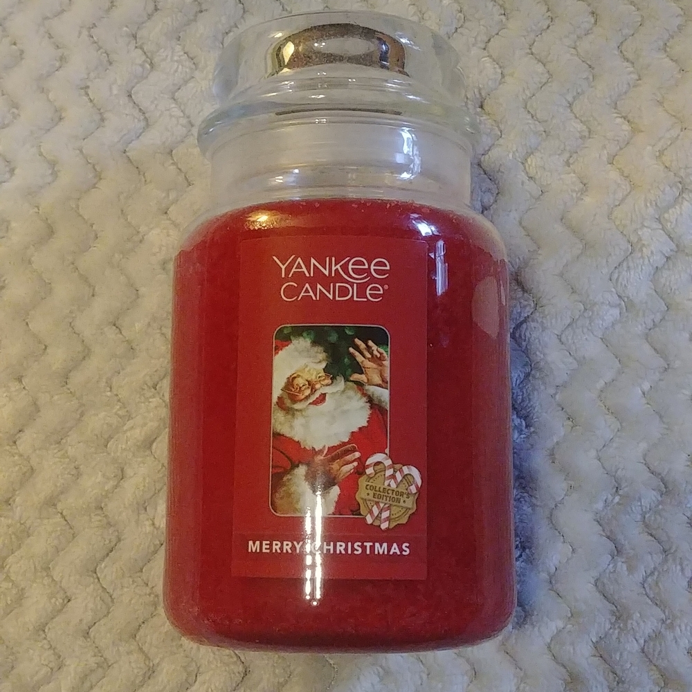 Yankee Candle 'Merry Christmas' scented 22oz. Candle